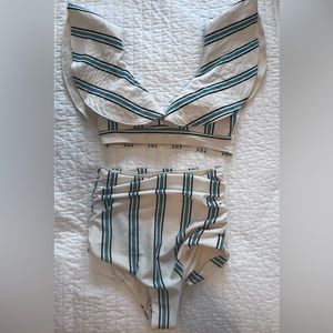 CupShe Ruffled Bikini sz Small
